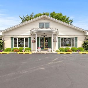 Glass House Inn Erie Near I-90 & I-79 Exterior photo