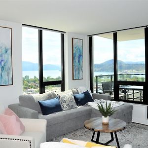 Wow Penthouse 22Nd Floor Downtown Lakeview Kelowna Exterior photo