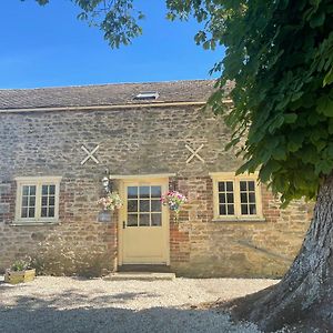 Spacious Cotswold Country Cottage Buscot Exterior photo