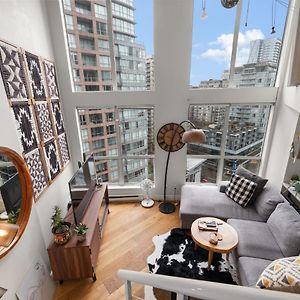 Apartamento Rare Find Loft With Full Kitchen At Heart Of Downtown Vancouver Exterior photo