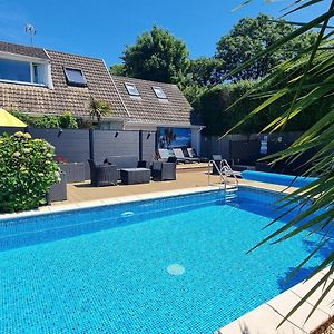 Beautiful Apartment With Private Pool Near Tenby Kilgetty Exterior photo