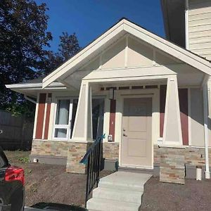 Brand New Constructed 1-Bedroom Townhouse Duncan Exterior photo