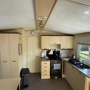 2 Bedroom Caravan In Uddingston, Glasgow Exterior photo