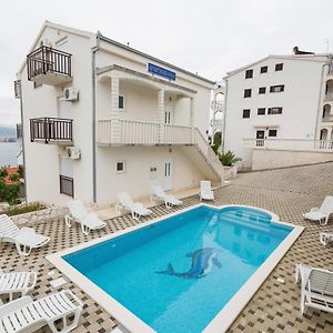 Seaside Apartments With A Swimming Pool Okrug Donji, Ciovo - 8664 Trogir Exterior photo