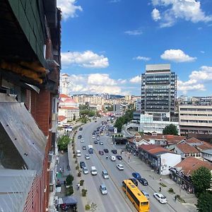 Etern Stays - Downtown Apartment Pristina Exterior photo