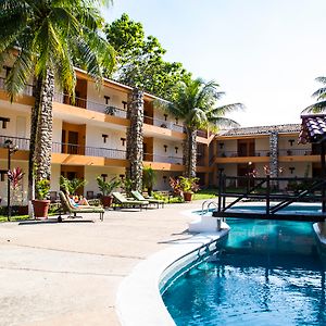 Plaza Palenque Hotel&Convention Center Exterior photo