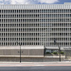 Hotel Doubletree By Hilton Newark Penn Station, Nj Exterior photo