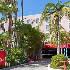 Ramada Plaza By Wyndham West Hollywood Hotel & Suites Los Ángeles Exterior photo