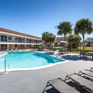 Hotel Super 8 By Wyndham North Naples Exterior photo