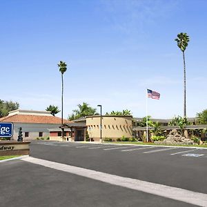 Travelodge By Wyndham Santa Maria Exterior photo