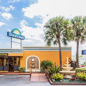 Days Inn By Wyndham Fort Lauderdale-Oakland Park Airport N Exterior photo