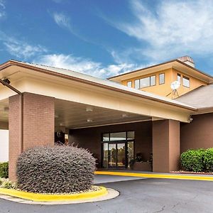 Quality Suites Centro de Convenciones Hickory Exterior photo