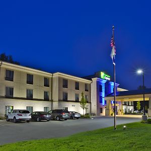 Holiday Inn Express Hastings, An Ihg Hotel Exterior photo