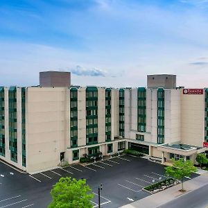 Hotel Ramada By Wyndham Niagara Falls Near The Falls Exterior photo