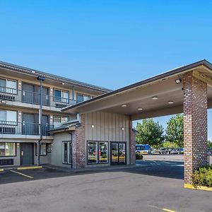 Econo Lodge Portland Airport Exterior photo