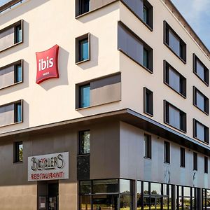 ibis Saint Quentin en Yvelines - Vélodrome Hotel Montigny-le-Bretonneux Exterior photo