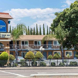 Rodeway Inn Escondido Downtown Exterior photo