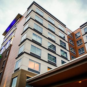 Holiday Inn Express & Suites Downtown Louisville By Ihg Exterior photo