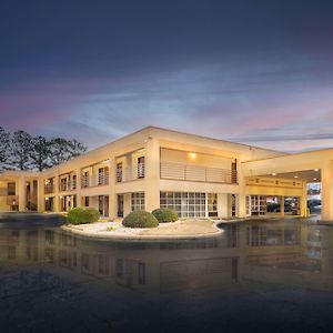 Days Inn By Wyndham Atlanta Stone Mountain Exterior photo