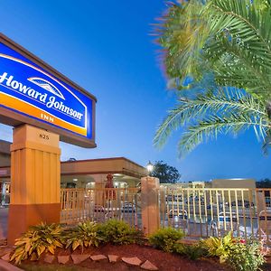 Hotel Howard Johnson By Wyndham Historic Lake Charles Exterior photo