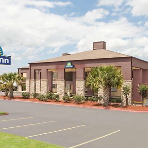 Days Inn By Wyndham College Station University Drive Exterior photo