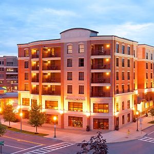 Hampton Inn & Suites Saratoga Springs Downtown Exterior photo