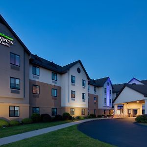 Holiday Inn Express & Suites Bradley Airport By Ihg Windsor Locks Exterior photo