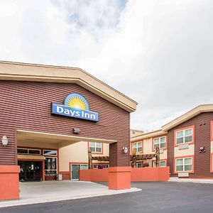 Days Inn By Wyndham Manitou Springs Exterior photo