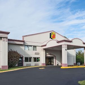 Hotel Super 8 By Wyndham Hartford Exterior photo