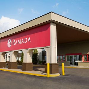 Hotel Ramada By Wyndham Bismarck Exterior photo