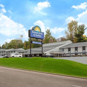 Days Inn & Suites By Wyndham Wisconsin Dells Exterior photo