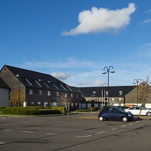 Holiday Inn Express London - Epsom Downs, An Ihg Hotel Exterior photo