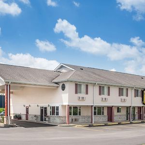 Hotel Super 8 By Wyndham Wapakoneta Exterior photo