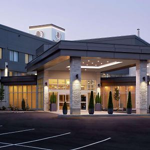 Hotel Doubletree By Hilton Montreal Airport Dorval Exterior photo