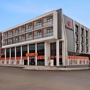 Hotel Ramada By Wyndham Sakarya Hendek Exterior photo