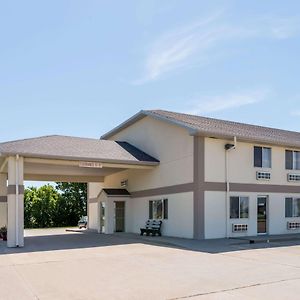 Hotel Super 8 By Wyndham Beloit Exterior photo