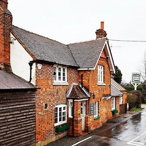 Hotel The Six Bells Newbury  Exterior photo