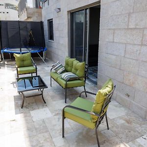 Apartamento שקט על הנוף - כולל מתחם בריכה מחוממת Bet Shemesh Exterior photo