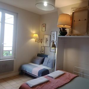 Apartamento Paris Authentic House Small, Bright And Calm Studio Exterior photo