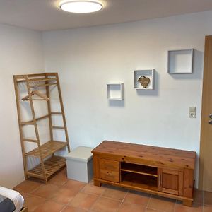 4 Betten In 3-Zimmer-Wohnung Mit Wlan Tv Und Garten Schwieberdingen Exterior photo