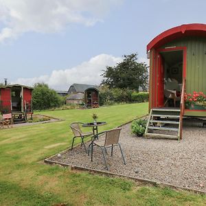 Sweet Briar Shepherds Hut Villa Brecon Exterior photo