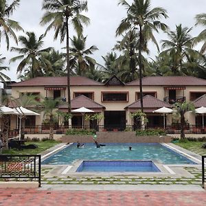 Royal Destiny Resort Malayadipattanam Exterior photo