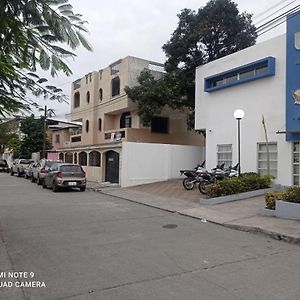 Hotel Hospedaje Atarazana Guayaquil Exterior photo