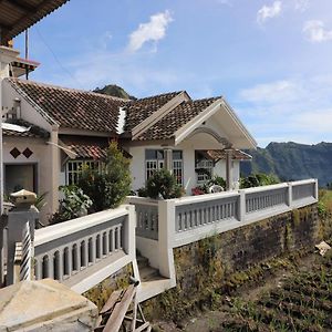 Good Karma Bromo Guesthouse Exterior photo