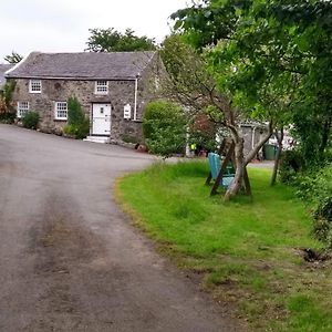 Pandy cymunod Bed and Breakfast Bryngwran Exterior photo