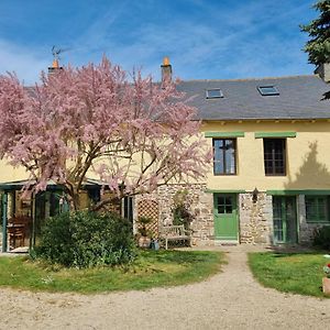 Les Berges De La Planchette Bed and Breakfast Yvignac-la-Tour Exterior photo