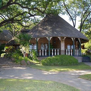 Hotel Stanley And Livingstone Game Reserve Victoria Falls Exterior photo