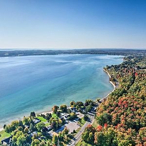 Secluded Suttons Bay Abode With Fire Pit, Near Lakes Villa Exterior photo