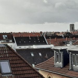 Zentral u gemütlich über den Dächern von Brunswick Exterior photo