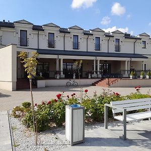 Hotel Dom Weselny Iwonka Bielsk Podlaski Exterior photo